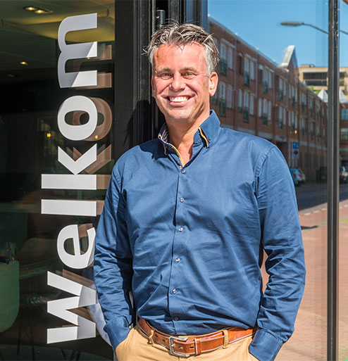 marco bij deur kantoor Verbrugge